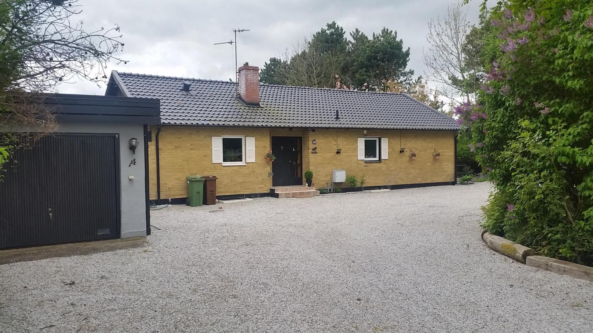 Spacious 110m2 2br Basement Retreat, Jacuzzi, Table Tennis & Garden Access * Malmö